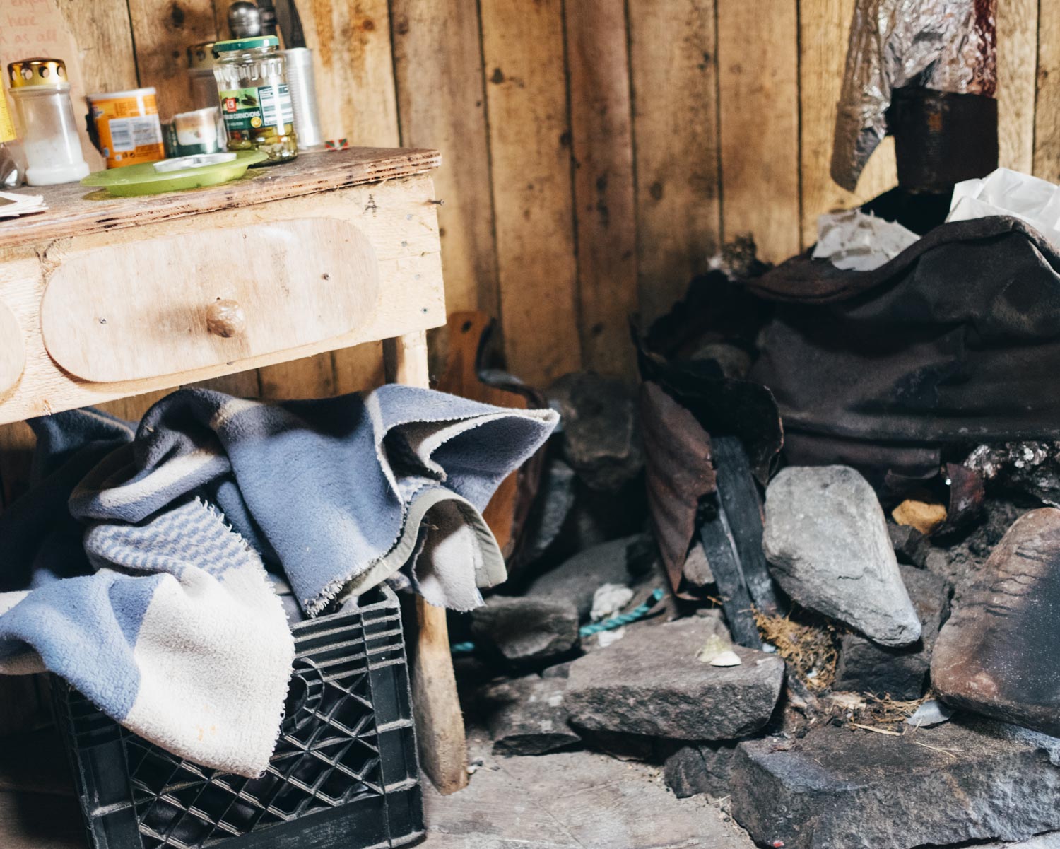 lofoten kvalvika beach cottage photography